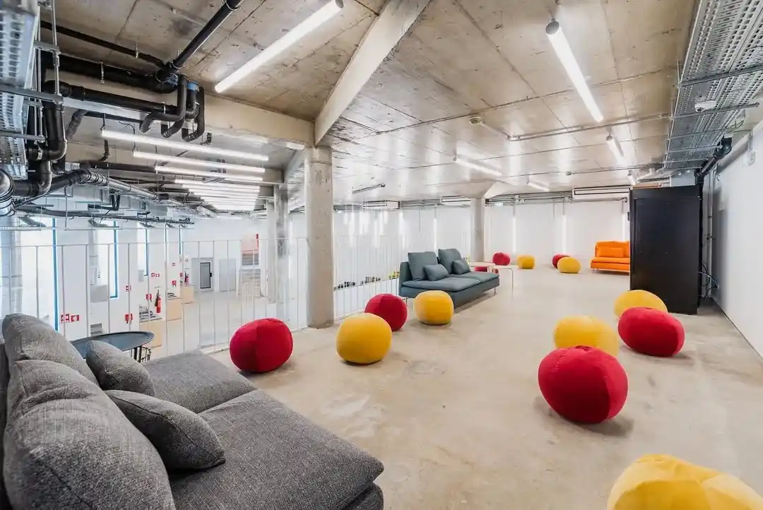 studentville,common lounge lisbon